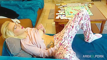 Сaught my step-daungher with her hands down her pajama pants masturbating