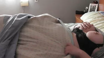 Caught mom masturbating she missing a man and  fucking the pillow