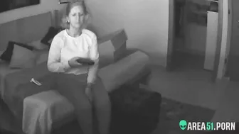 Watch what mommy does at home when alone, i caught as she masturbate Watch what mommy does at home when alone, i caught as she masturbate