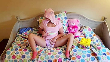 Slutty daughter masturbates over her diaper while dad jerks off