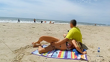 I caught a mutual masturbation kinky couple on a public beach