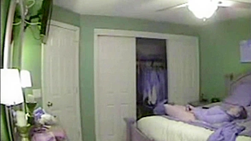 Hidden camera caught chubby housewife masturbating in the bedroom