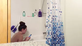 Sweet teen sister naked in the shower sexting messages to send to BF