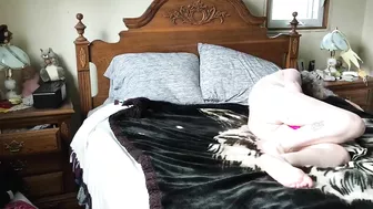 Mum goes to in the bedroom wanks cunt, stepson spies on her