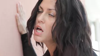 Svelte naked girl after giving XXX blowjob gets nailed outdoors