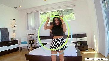 Diva shows round XXX tits while fooling around with the hula hoop