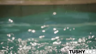 Anal threesome love featuring Keisha Grey and Leah Gotti