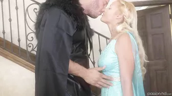 Voluptuous blonde Kylie Page wants to make Halloween unforgettable for her paramour