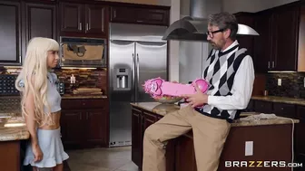 Anal XXX drilling is the way blond daughter celebrates her birthday