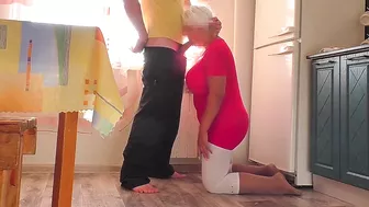 XXX guy doesn't wear a condom while fucking mom in her big asshole XXX guy doesn't wear a condom while fucking mom in her big asshole