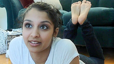 Sexy Desi sister masturbation on webcam- indian porn