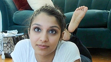 Sexy Desi sister masturbation on webcam- indian porn