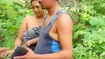 Cheating Desi wife sex with her tenant сaught in the jungle, XXX indian