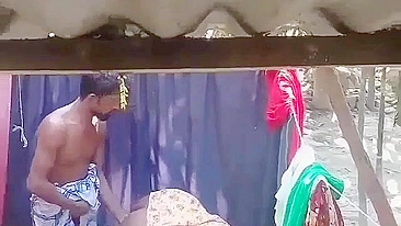 Indian XXX Porn, Slutty Desi wife fucked by Devar in open