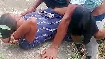Indian porn videos of village bhabhi outdoor fucked by neighbor