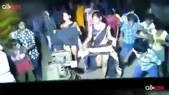 Mischievous Desi whore stripping and show pussy in the village road show