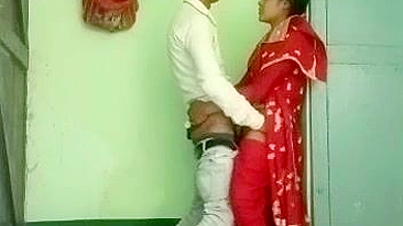 Indian XXX Porn. Cheating Desi wife gets busted while banging her friend