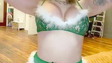 TikTok porn, sexy babe taking selfies and showing her tits