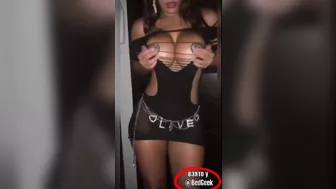 TikTok porn, Salacious ebony wife taking selfies and showing her tits