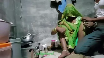 Desi Indian sister-in-law was making roti in the kitchen, devar fuck her