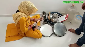 Instead of washing dishes Desi aunty has sex with perverted neighbor