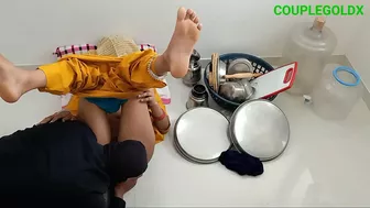 Instead of washing dishes Desi aunty has sex with perverted neighbor