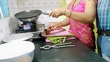 Innocent Bhabhi dragged into sex with boss right in the kitchen