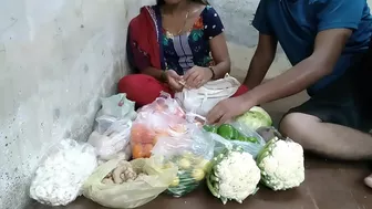 Instead of selling vegetables Desi gal has quick sex with customer
