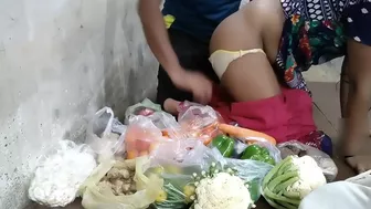 Instead of selling vegetables Desi gal has quick sex with customer