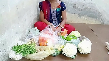 Instead of selling vegetables Desi gal has quick sex with customer