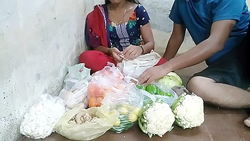 Instead of selling vegetables Desi gal has quick sex with customer