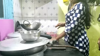 Athletic Desi fellow stretches Bhabhi with great rack by the wall