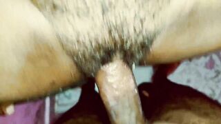 Indian aunty with hot figure has her hairy peach nicely drilled