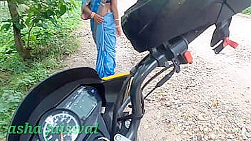 Indian guy on scooter helps aunty who permits him to drill her cunny