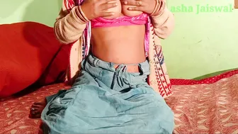 Hungry Bhabhi sucks hard prick before taking it into her moist bush