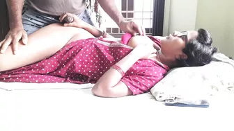 Nerdy Bhabhi doesn't mind having quickie with lover in the bedroom