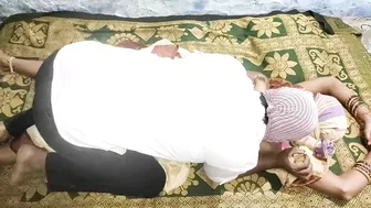 Amateur Desi housewife has romantic sex with lover on the floor