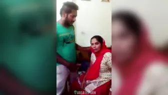 Penniless indian aunty sucking cock a rich nephew for cash - Leak porn