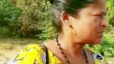 Penniless indian aunty sex with son in law for cash