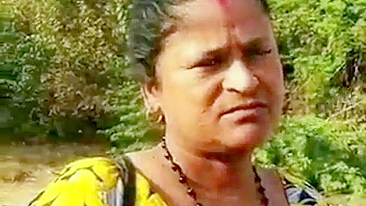 Penniless indian aunty sex with son in law for cash