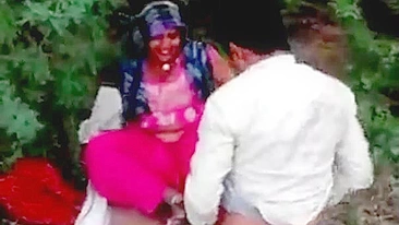 Indian village aunty fucking outdoor with brother in law, Sex scandal MMS