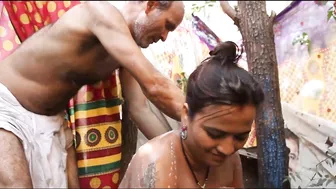 Young Indian Bhabhi lets Devar bathe her body