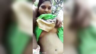 Desi brother finger mischievous sister’s pussy in outdoor - MMs porn