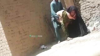 Lover waits for Indian bhabhi to fuck by the wall in the caught video