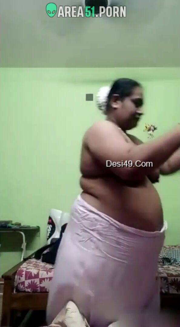 Mallu Anti Sex - Mallu aunty shows on XXX cam her abnormally big boobs, indian xxx sex |  AREA51.PORN