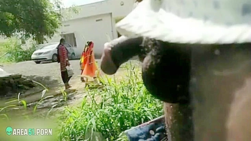 Local dude flashing cock to indian village girls. Scandal Desi MMs video