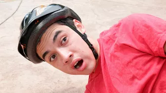 Black babe treats injured cyclist with the XXX help of her vagina Black babe treats injured cyclist with the XXX help of her vagina