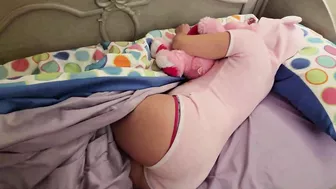 Straight in daughter  ass. I fingering in her asshole while she sleeps