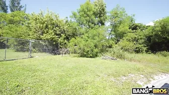 Gonzo XXX actor fucks the road whore and drops her off in the nude