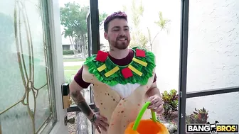 Mischievous MILF in playboy XXX suit teases stranger on Halloween